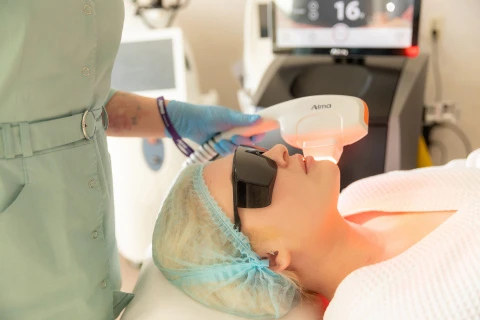 Премиум-курс фотоомоложения - 7 500 ₽ за сеанс* — фото 3