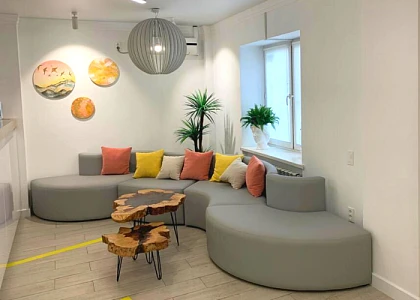 ул. Университетская Набережная, 28